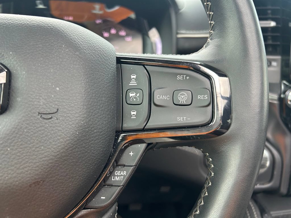 Used 2025 RAM 1500 Limited AWD/4WD image 18