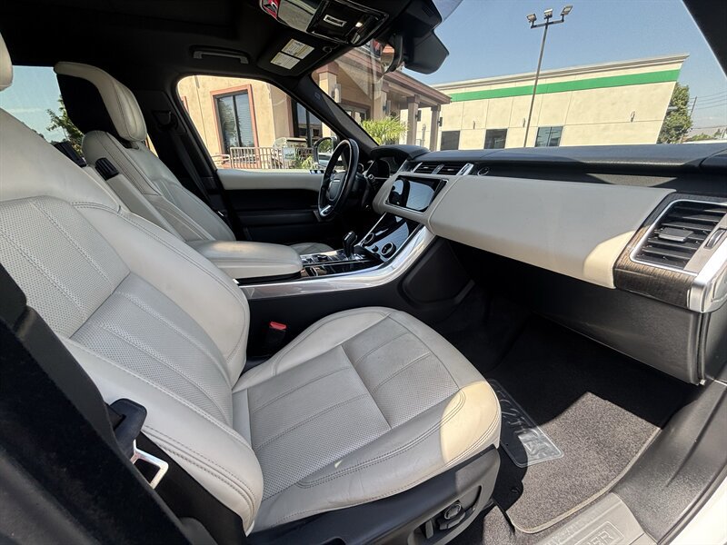 Used 2018 Land Rover Range Rover Sport HSE AWD/4WD image 28