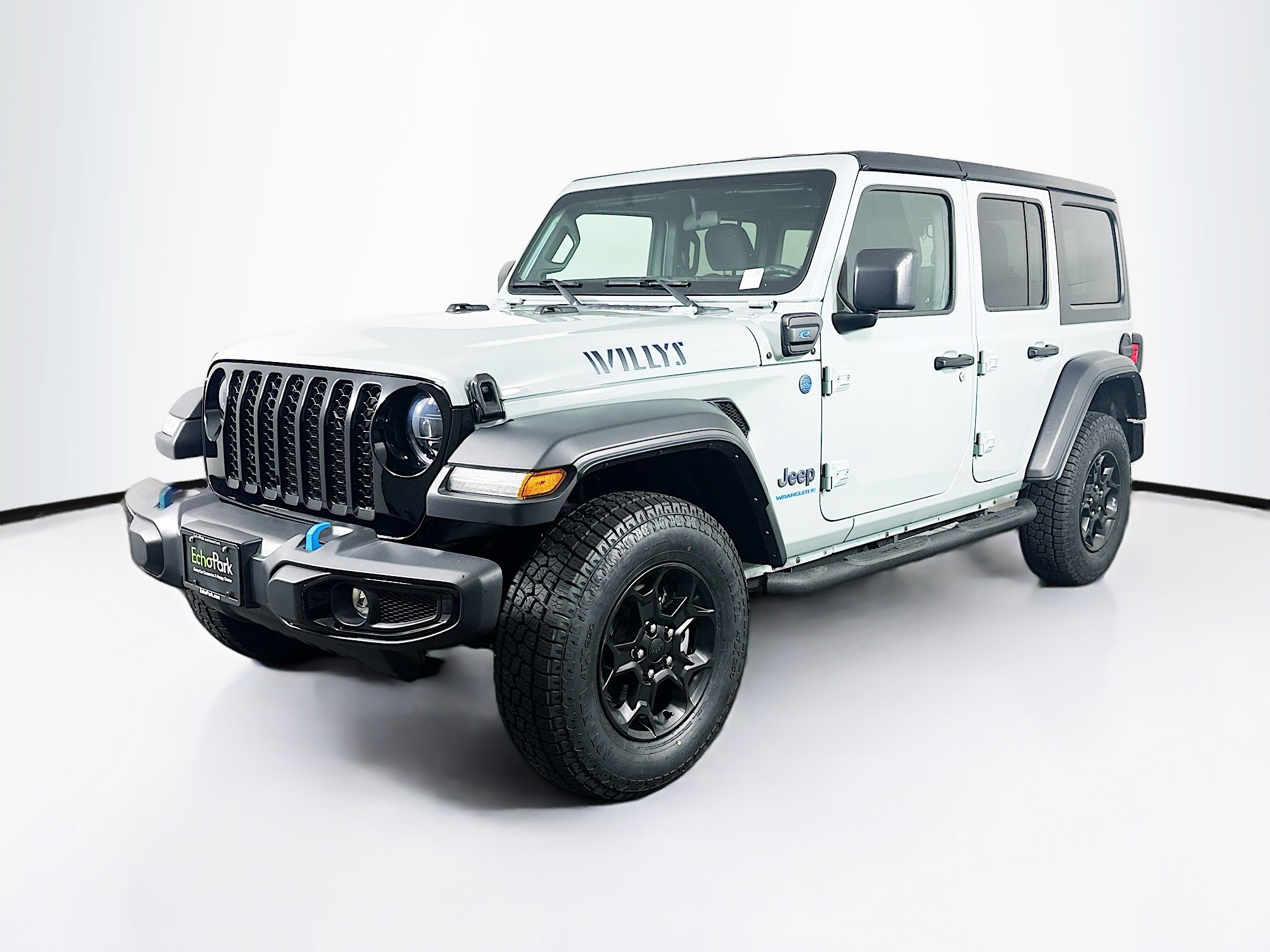 Used 2023 Jeep Wrangler Unlimited w/ Dual Top Group AWD/4WD image 3