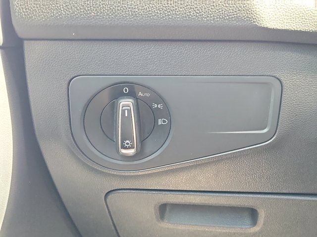 Certified 2023 Volkswagen Tiguan SE AWD/4WD image 19
