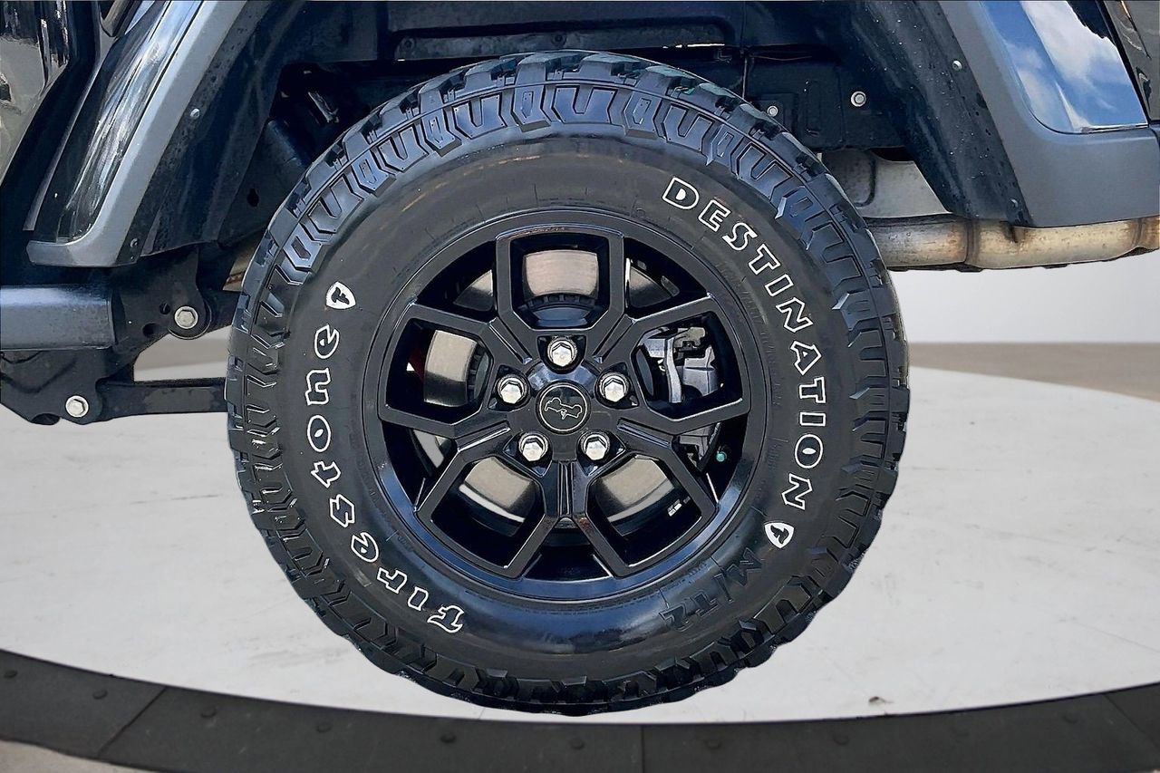 Certified 2024 Jeep Gladiator Mojave AWD/4WD image 33
