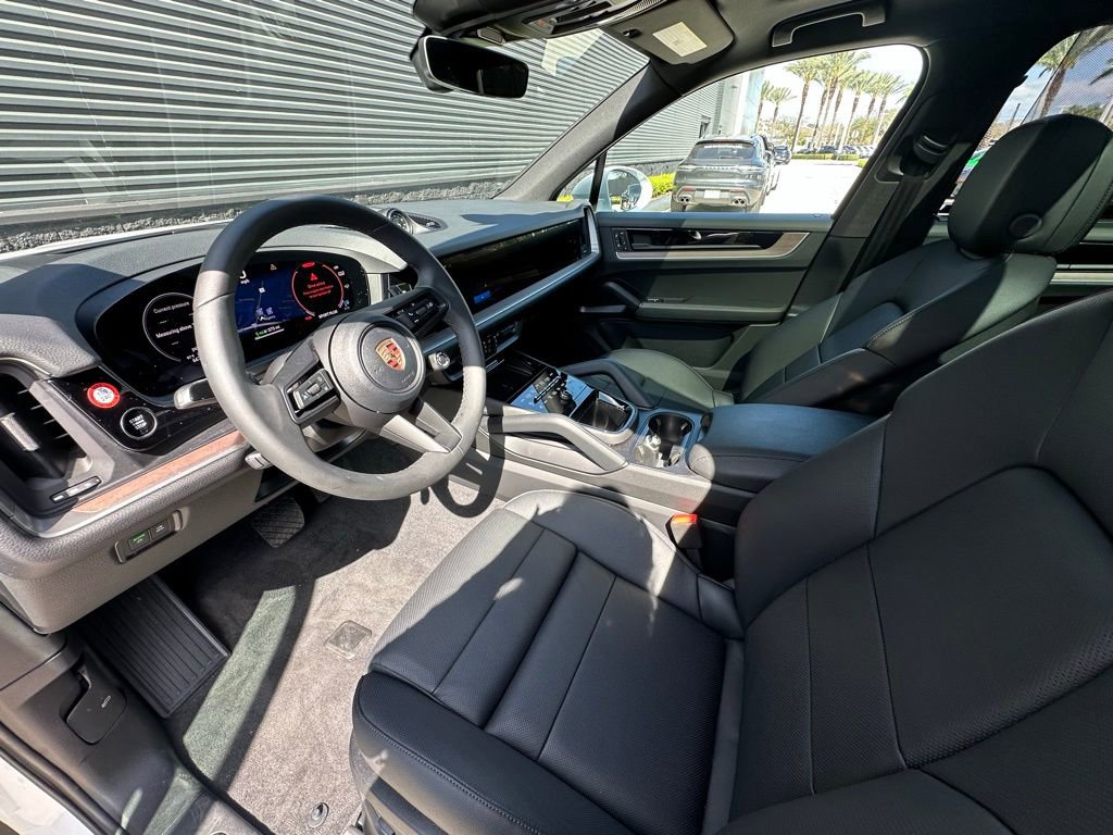 Certified 2026 Porsche Cayenne E-Hybrid image 4