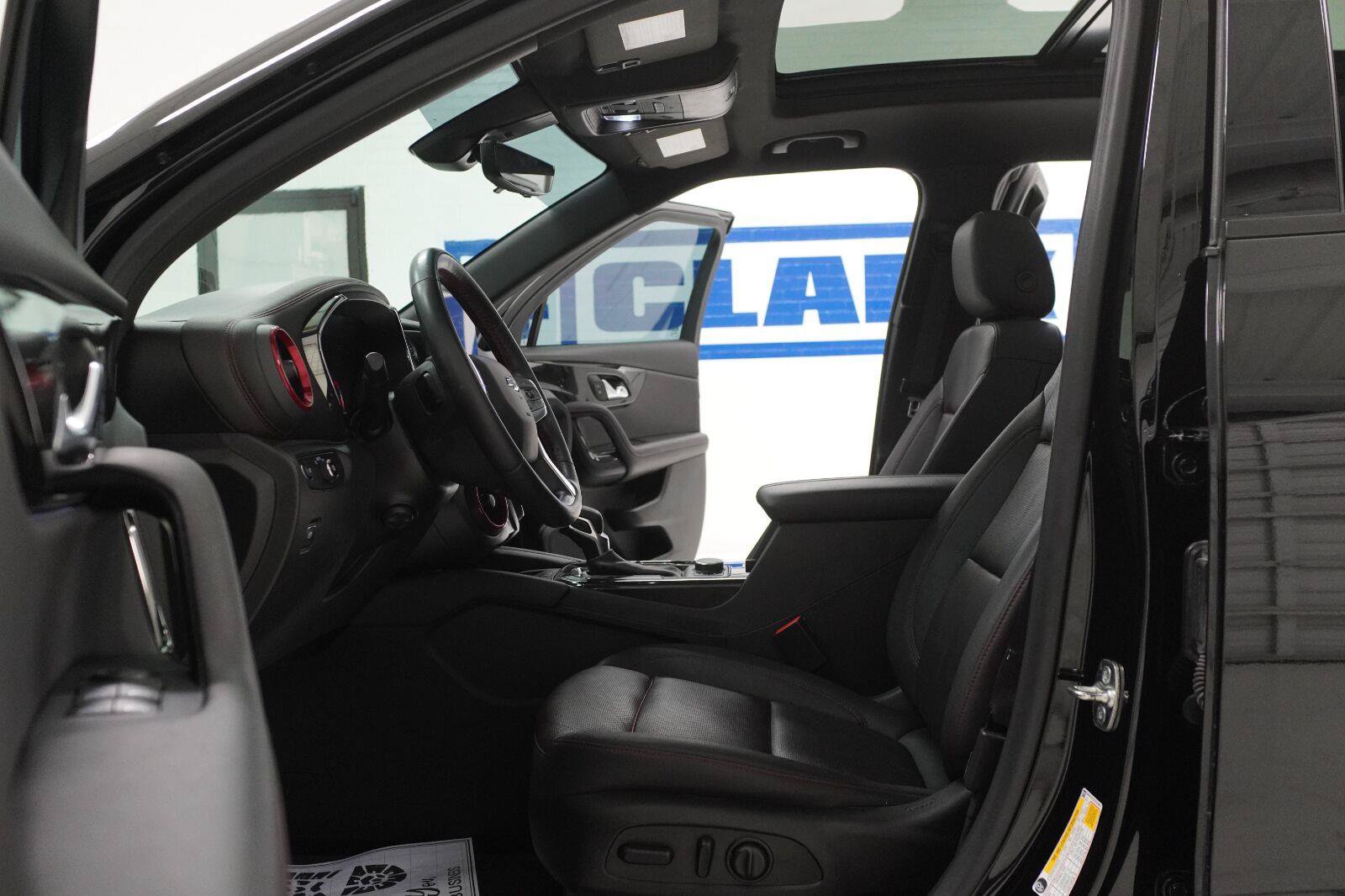 Used 2023 Chevrolet Blazer RS w/ Driver Confidence II Package FWD image 5