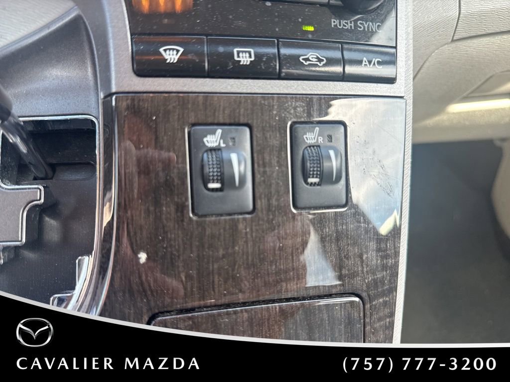 Used 2014 Toyota Venza XLE FWD image 11