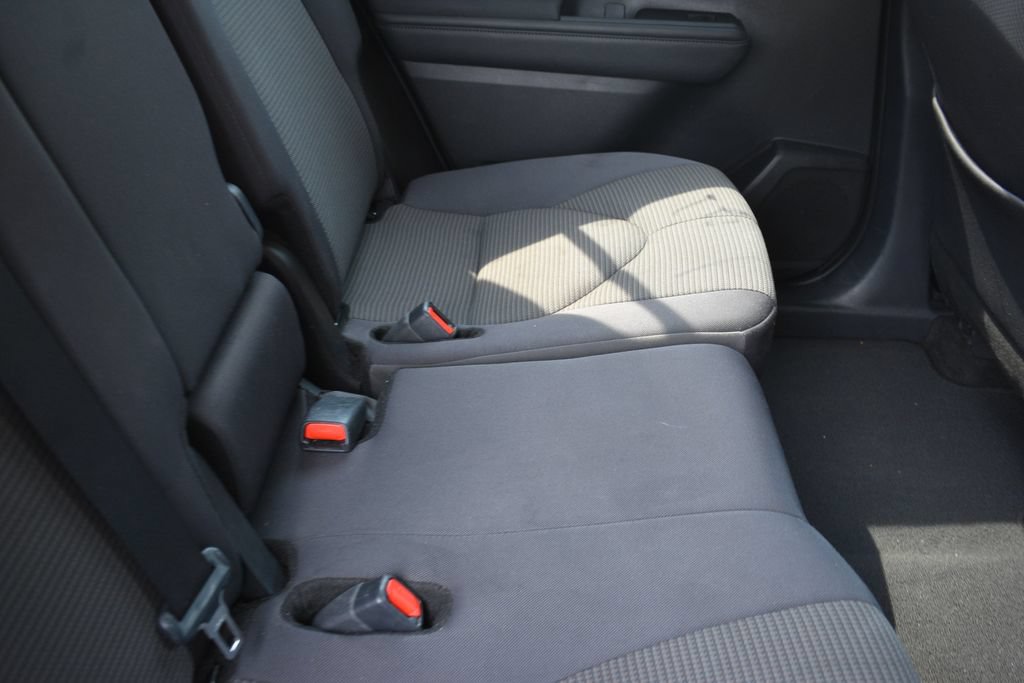 Used 2025 Toyota Highlander LE FWD image 28