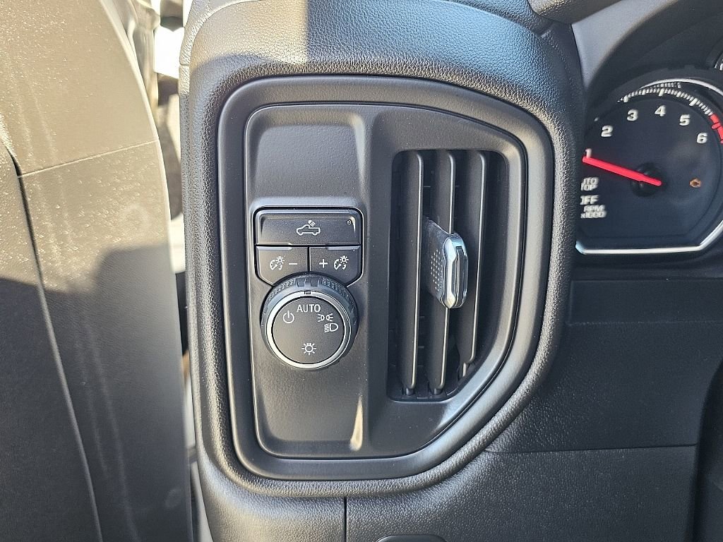 Used 2021 Chevrolet Silverado 1500 Custom w/ Safety Confidence Package image 30