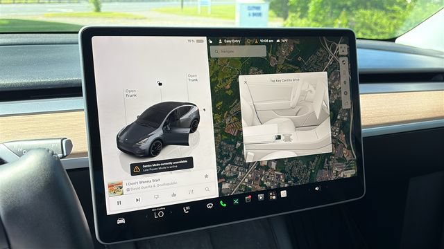 Used 2023 Tesla Model Y Performance AWD/4WD image 16