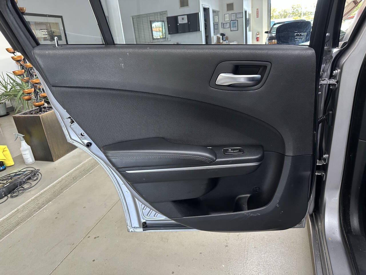 Used 2015 Dodge Charger SE RWD image 12