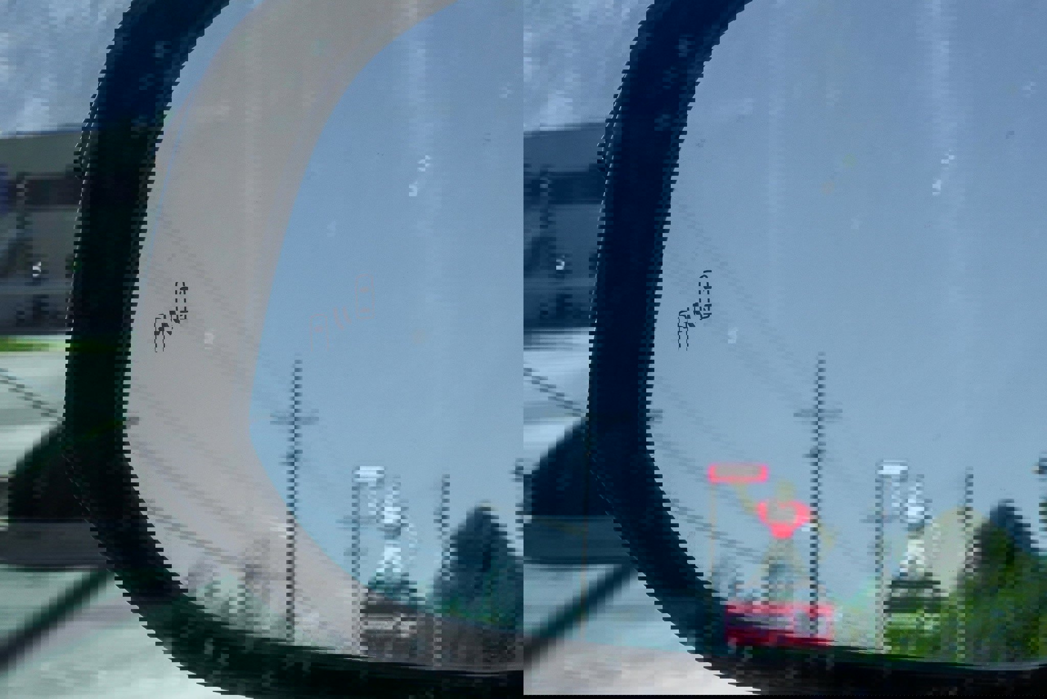 Used 2018 Toyota RAV4 XLE image 21