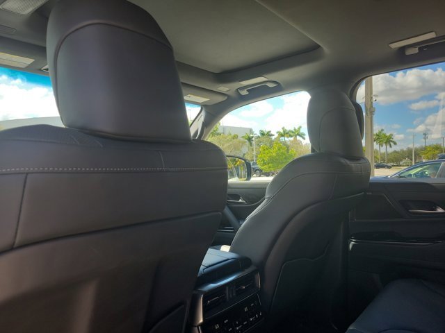 Used 2022 Lexus LX 600 4WD w/ Premium Package image 16