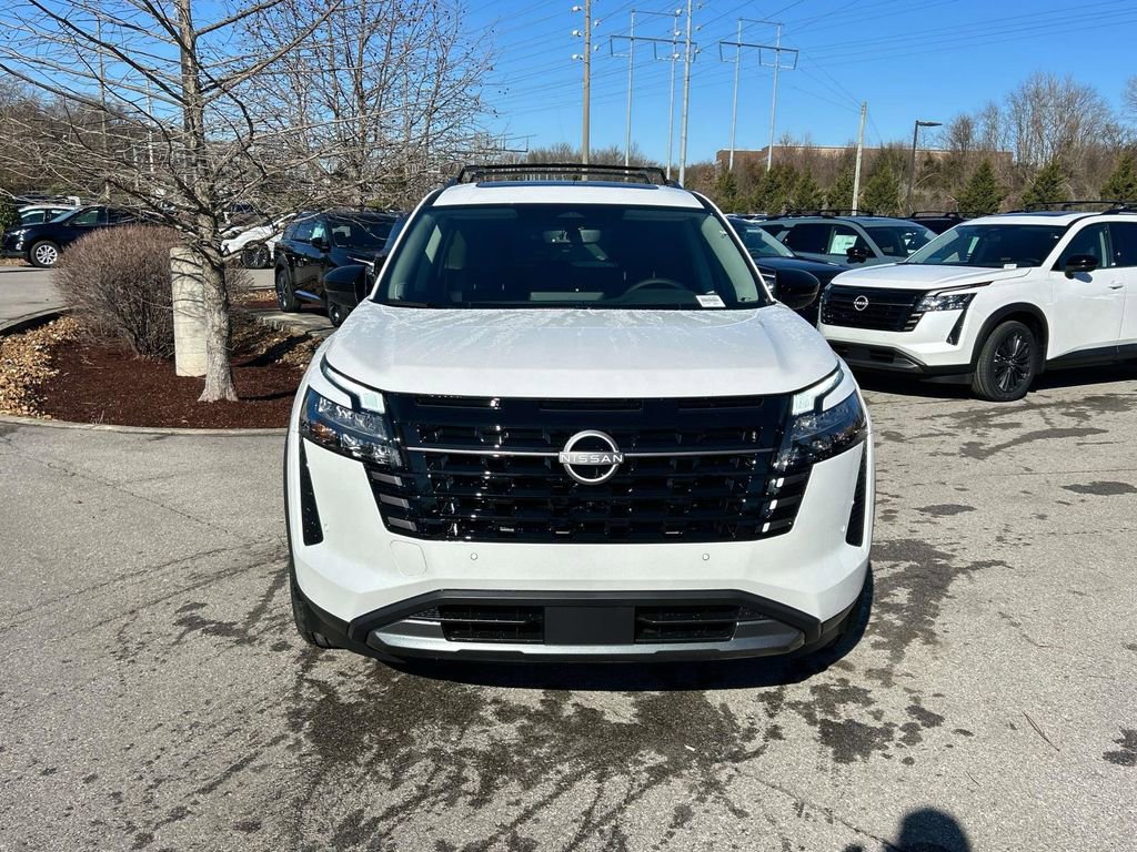 New 2026 Nissan Pathfinder SL w/ SL Premium Package AWD/4WD image 2