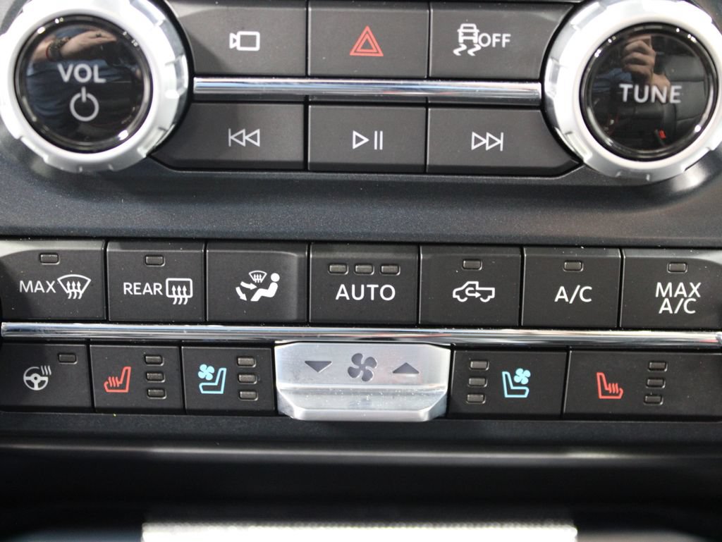 Used 2025 Ford F150 Lariat AWD/4WD image 70