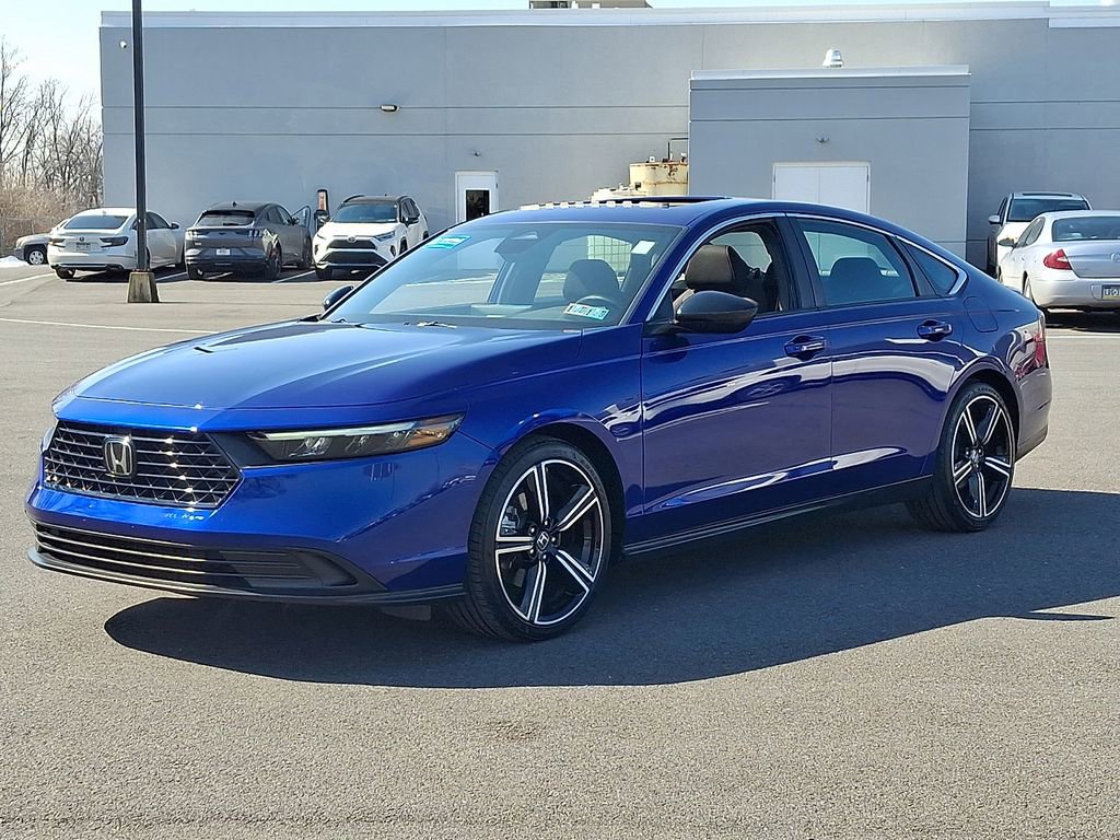 Used 2023 Honda Accord Sport image 3