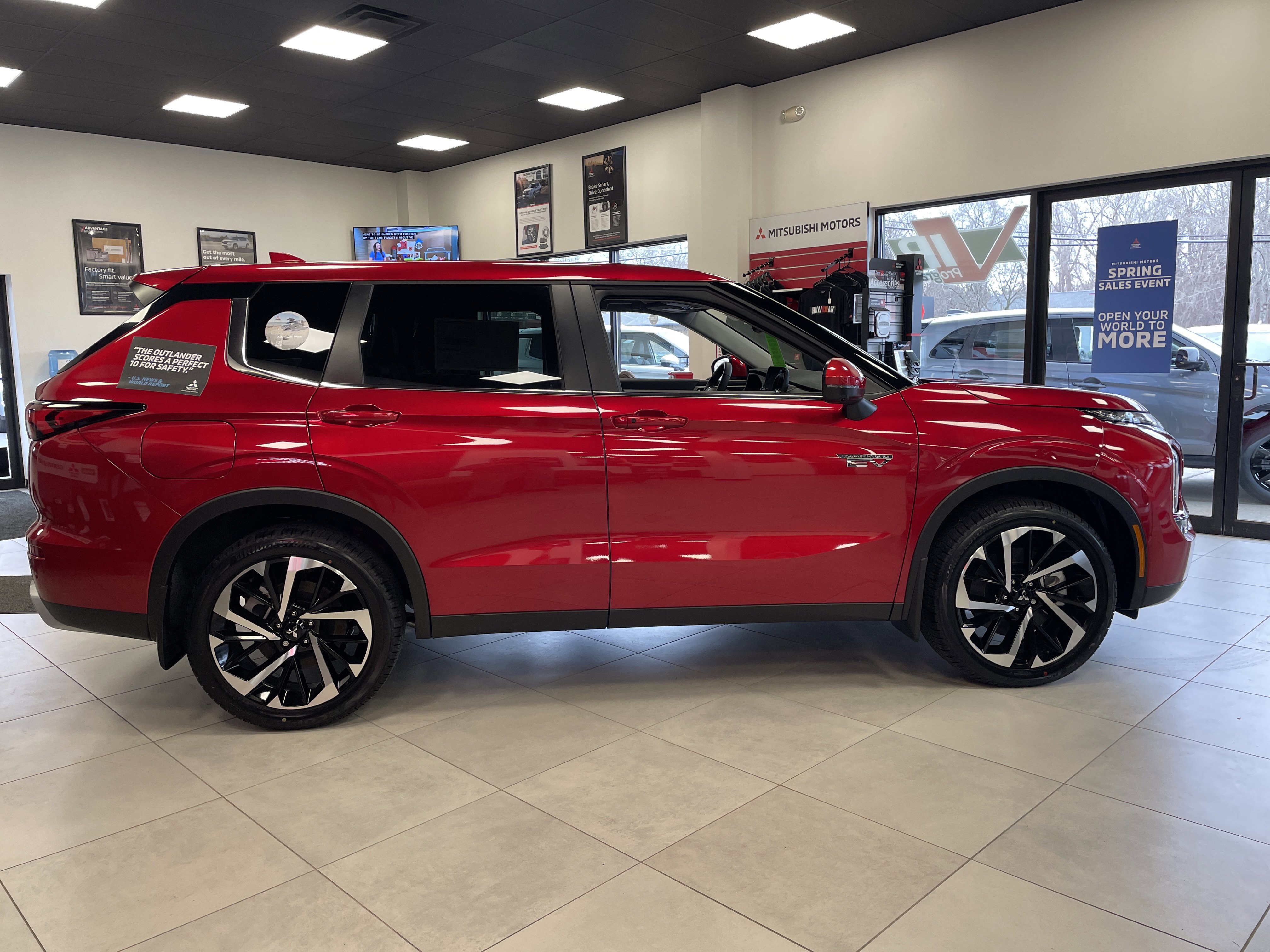 New 2025 Mitsubishi Outlander SE image 4