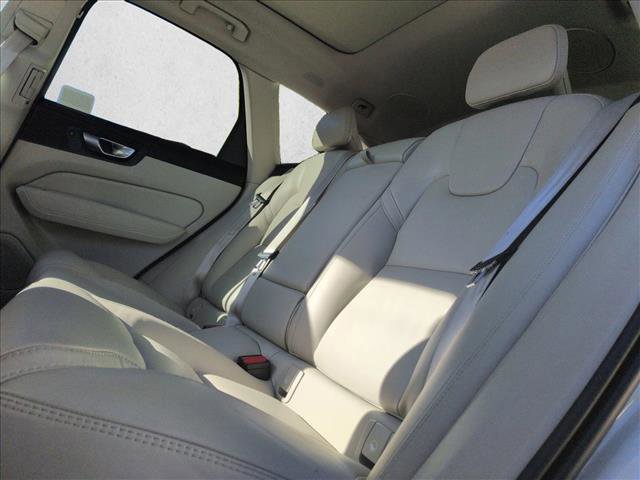 Certified 2023 Volvo XC60 T8 Ultimate w/ Climate Package image 20