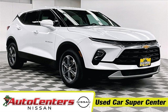 Used 2025 Chevrolet Blazer LT image 1