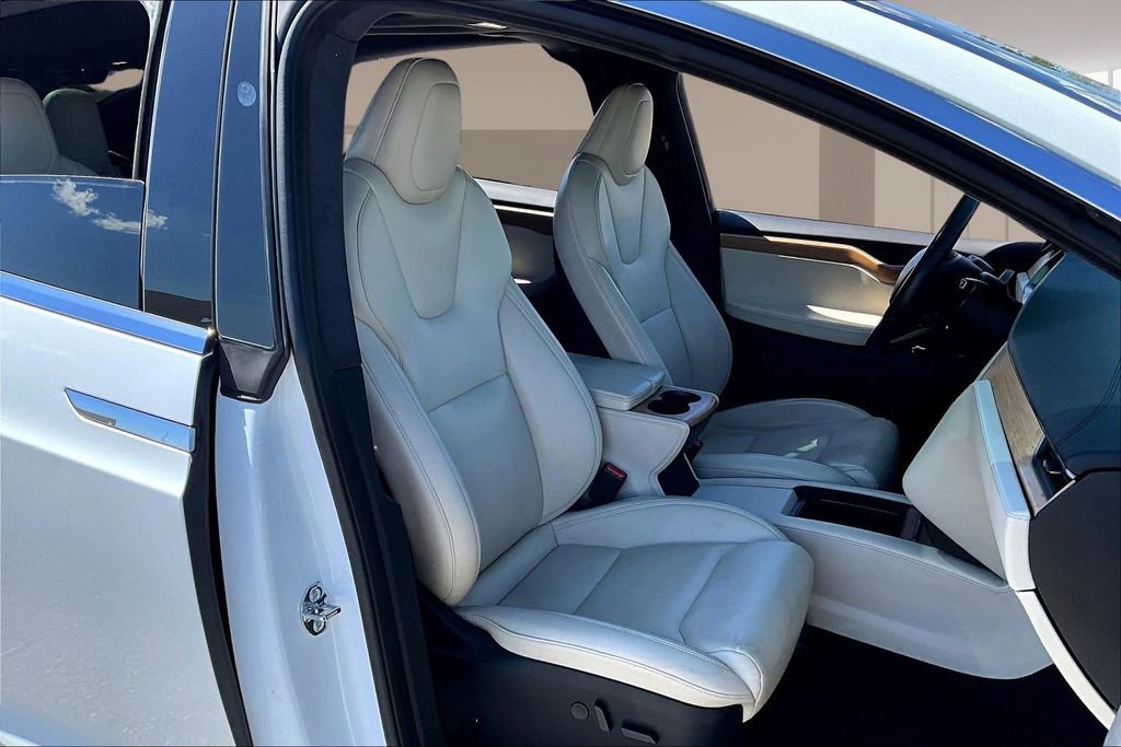Used 2020 Tesla Model X Long Range image 7