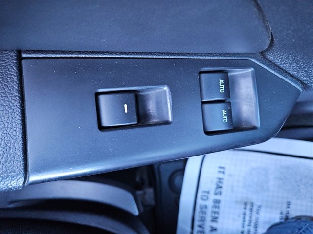 Used 2014 Ford Mustang Convertible image 34