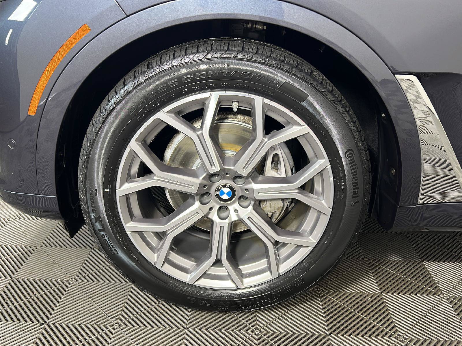 Used 2020 BMW X7 xDrive40i w/ Premium Package AWD/4WD image 8