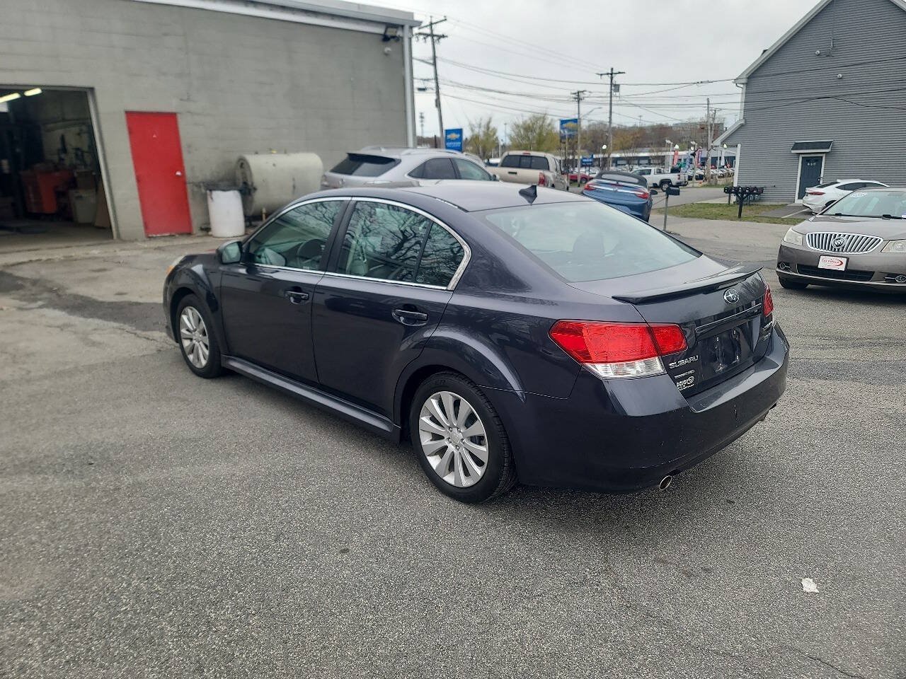 Used 2011 Subaru Legacy 3.6R Limited AWD/4WD image 6