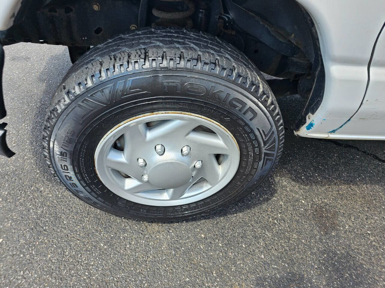 Used 2011 Ford E-150 and Econoline 150 w/ PWR Group image 9