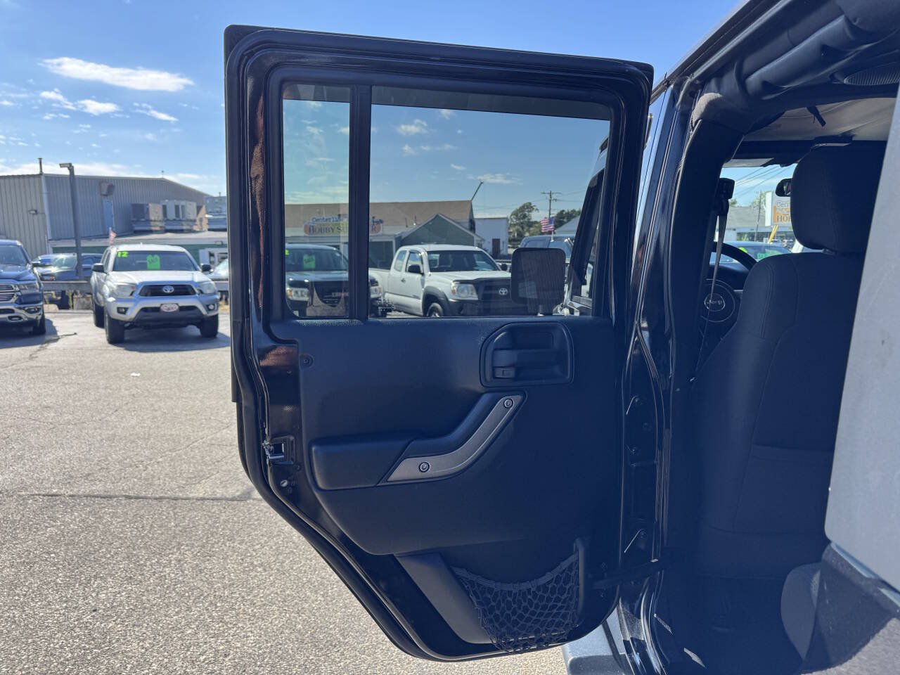 Used 2012 Jeep Wrangler Unlimited Sport AWD/4WD image 28