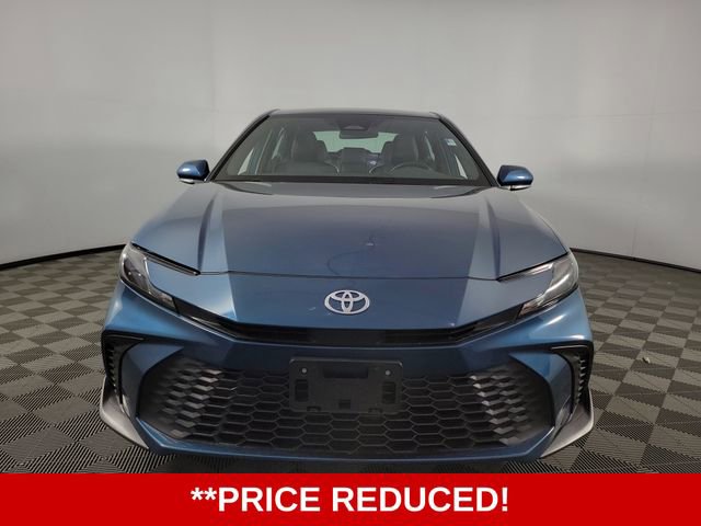 Used 2025 Toyota Camry SE FWD image 2