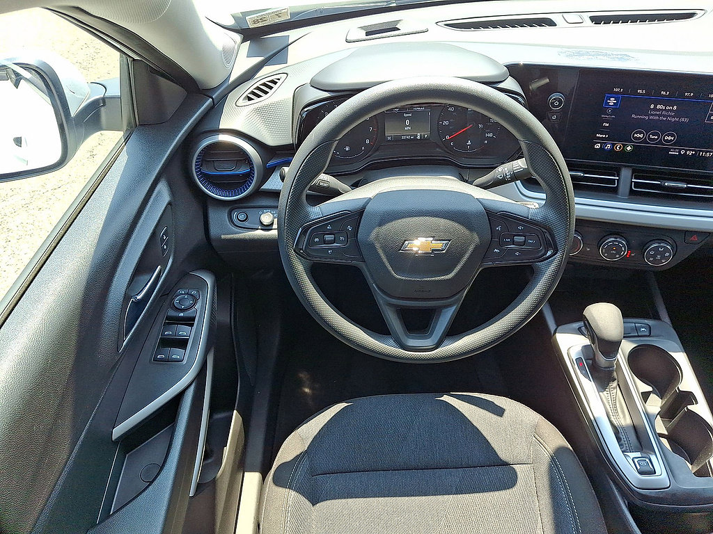 Certified 2024 Chevrolet Trax LS w/ LS Convenience Package FWD image 21
