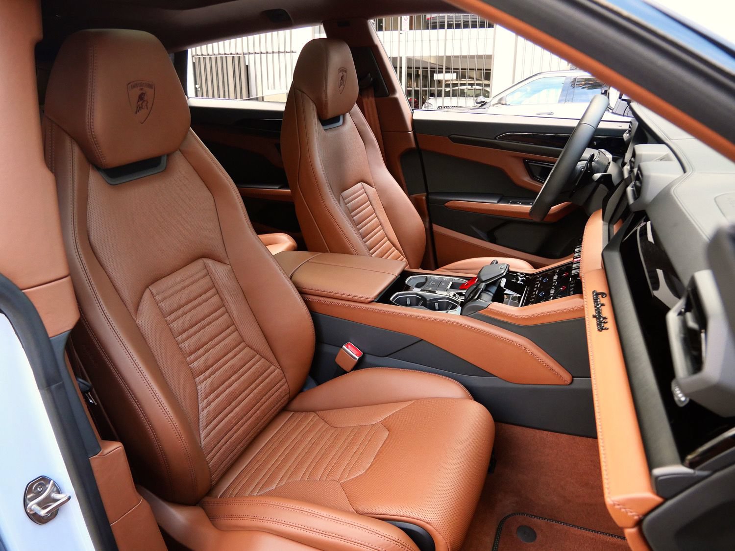 Used 2026 Lamborghini Urus S AWD/4WD image 8