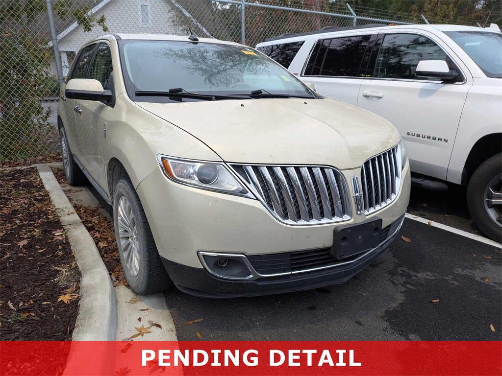 Used 2015 Lincoln MKX FWD w/ Walnut Swirl Wood Package
