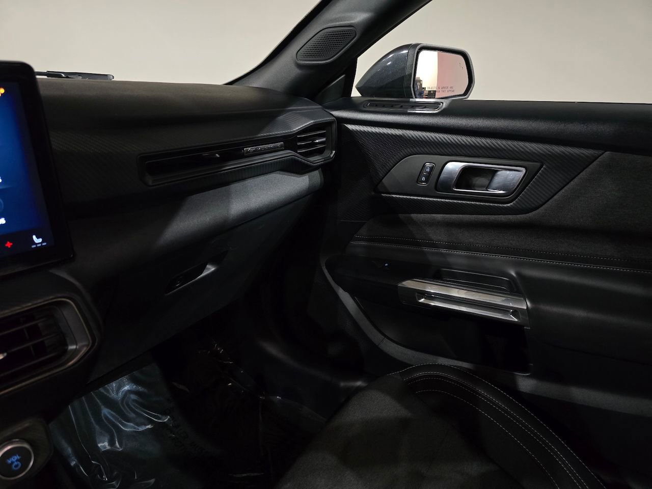 Used 2024 Ford Mustang Coupe image 25