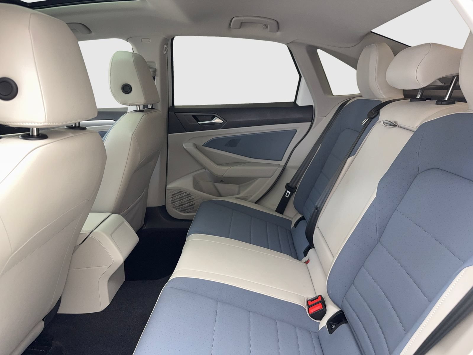 Used 2025 Volkswagen Jetta SE w/ Sunroof Package FWD image 37