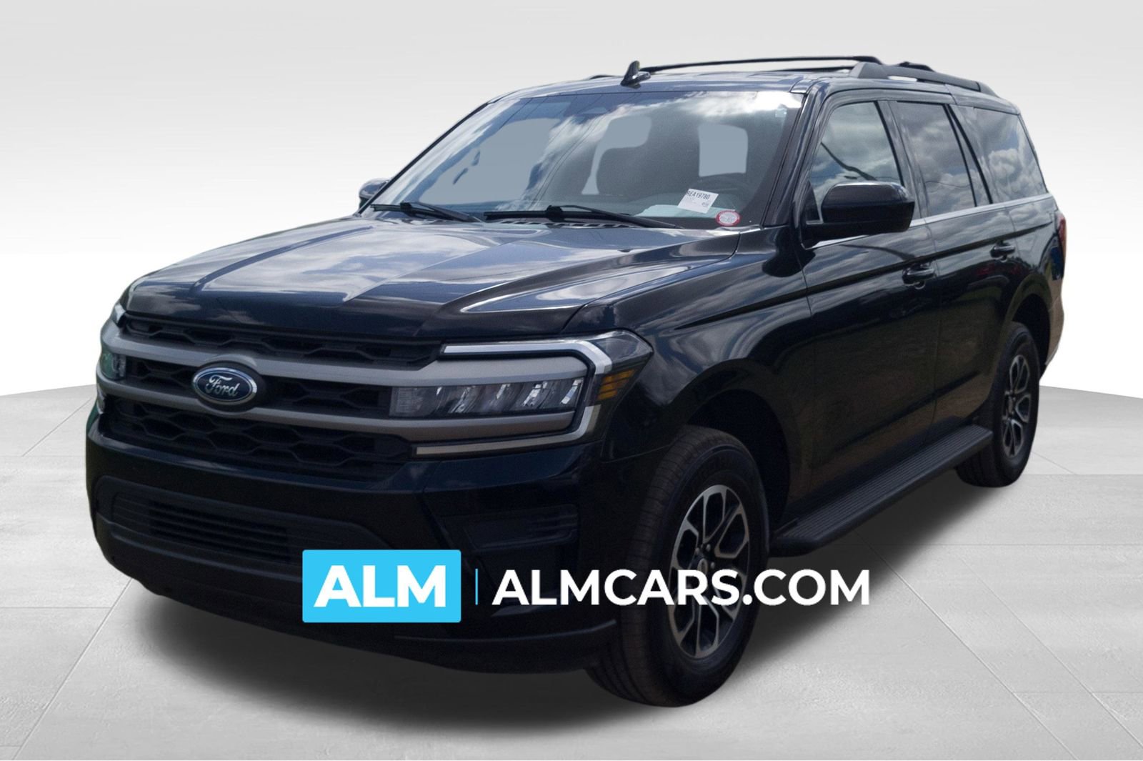 Used 2024 Ford Expedition XLT AWD/4WD image 1