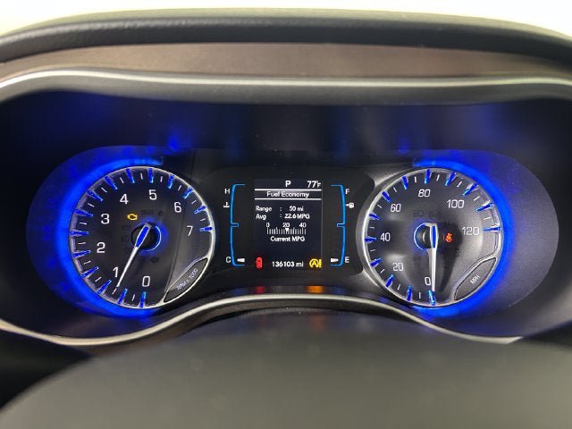 Used 2017 Chrysler Pacifica Touring-L FWD image 18