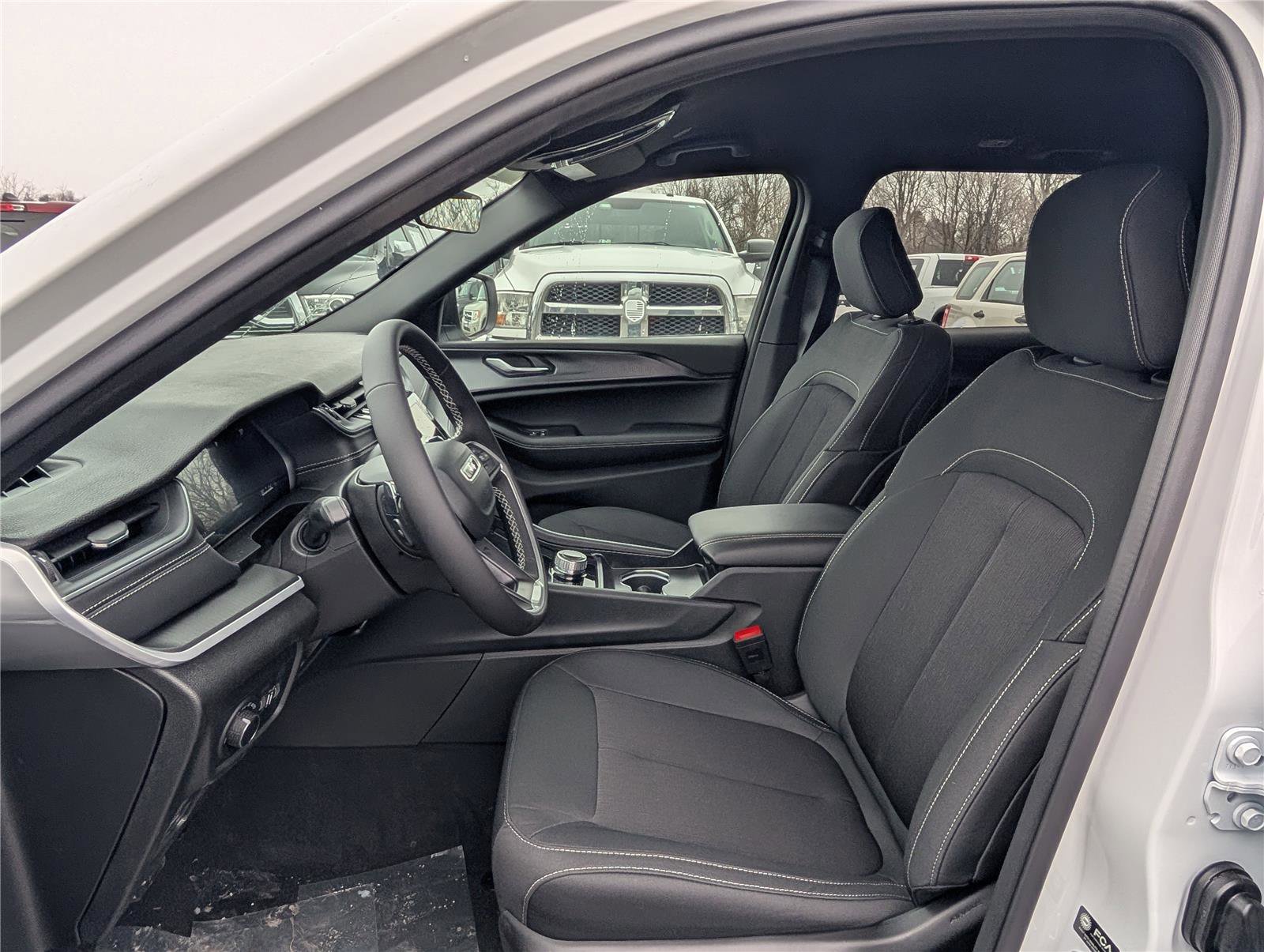 New 2026 Jeep Grand Cherokee Laredo image 10