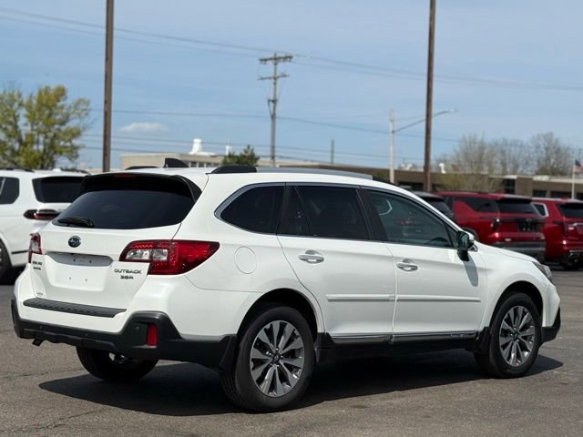 Used 2018 Subaru Outback 3.6R Touring AWD/4WD image 40