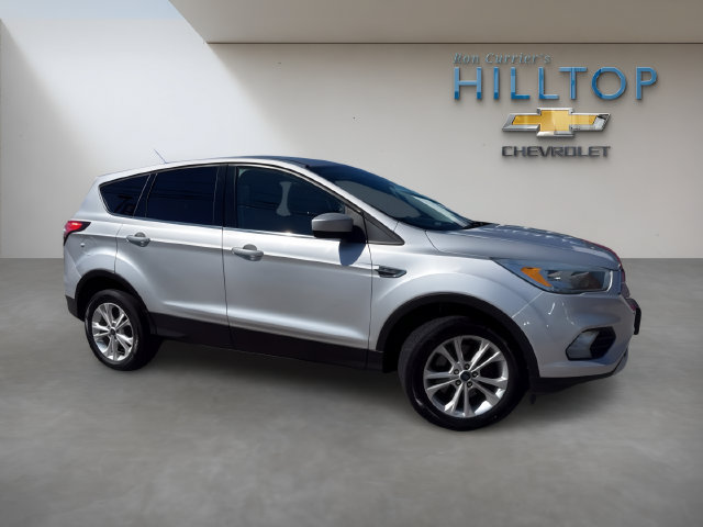 Used 2017 Ford Escape SE AWD/4WD image 2