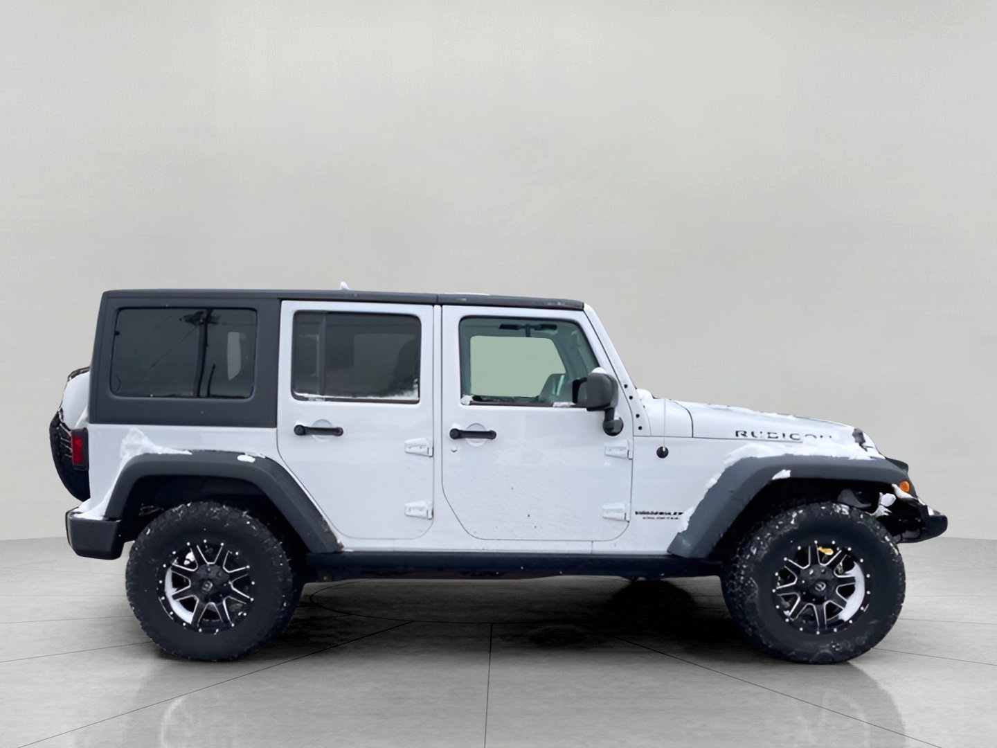 Used 2017 Jeep Wrangler Unlimited Rubicon w/ Connectivity Group image 4