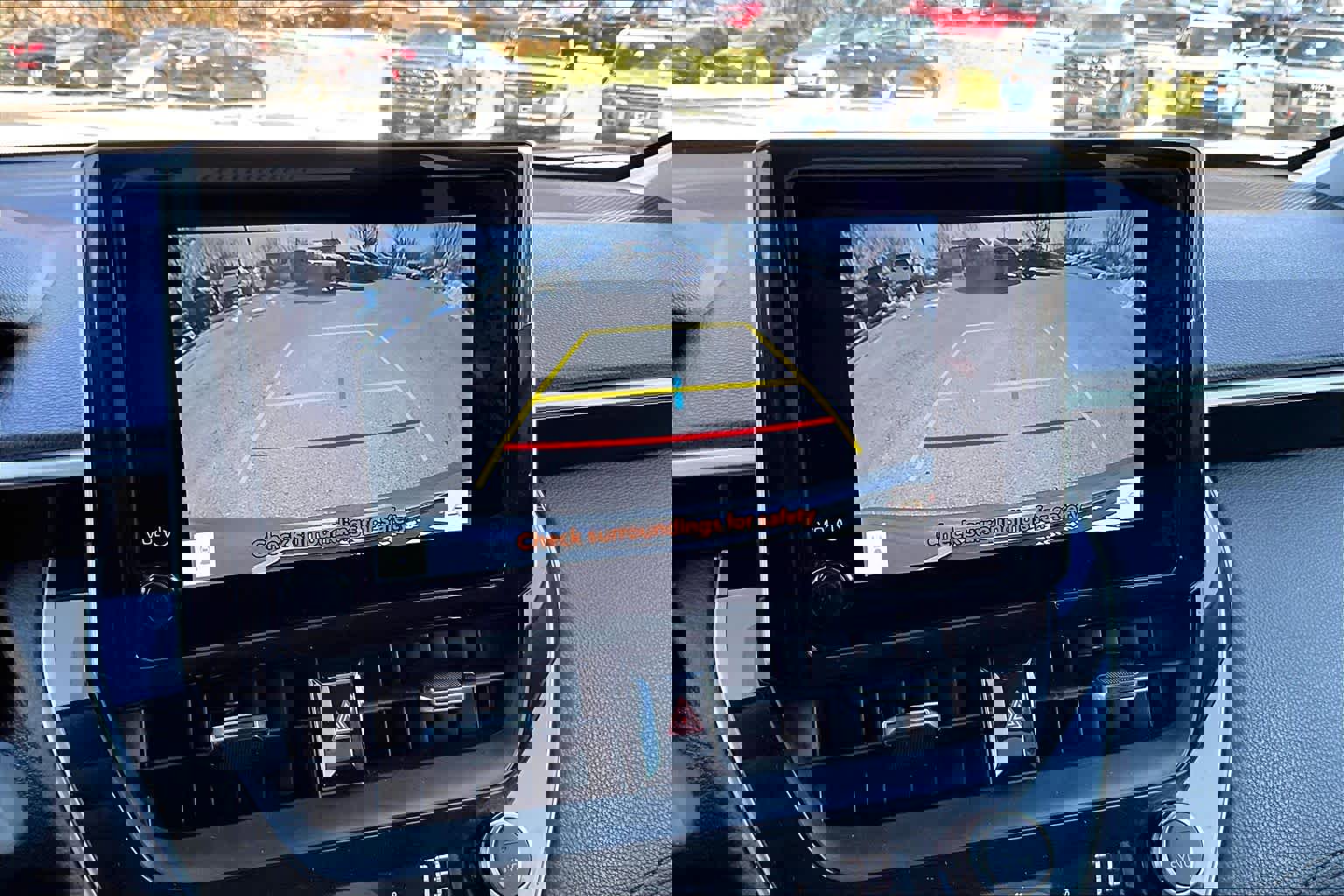 Used 2025 Toyota Corolla Cross XLE w/ Convenience Package image 27