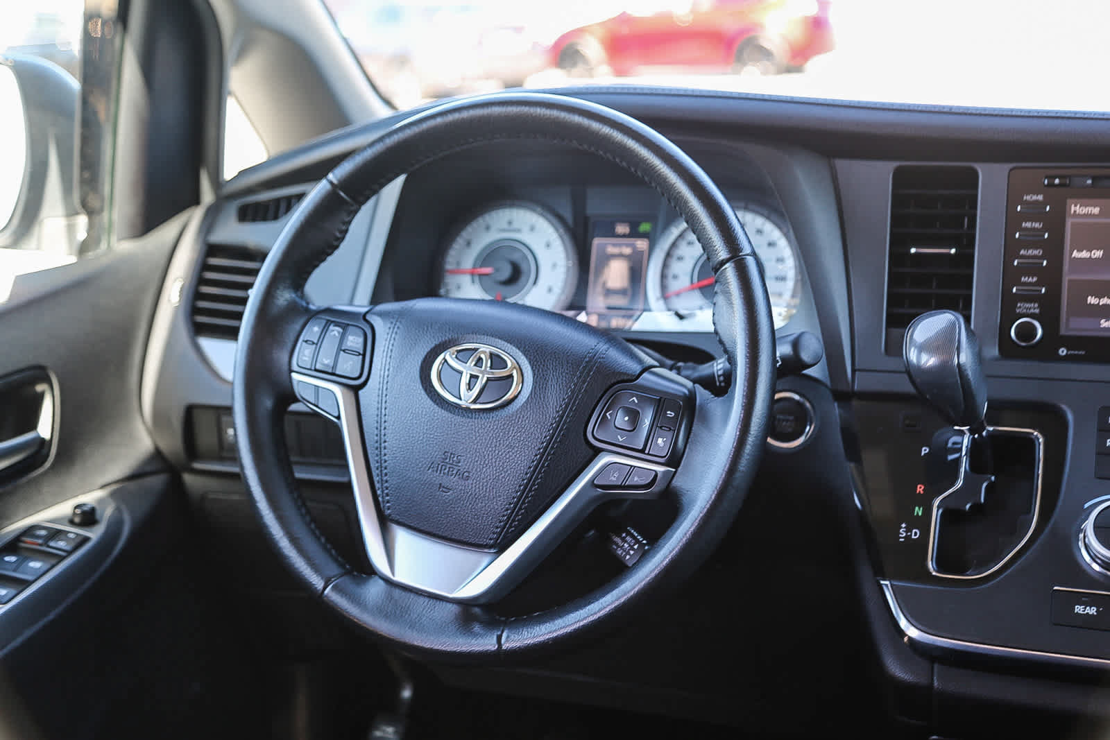 Certified 2019 Toyota Sienna SE w/ SE Preferred Package AWD/4WD image 15