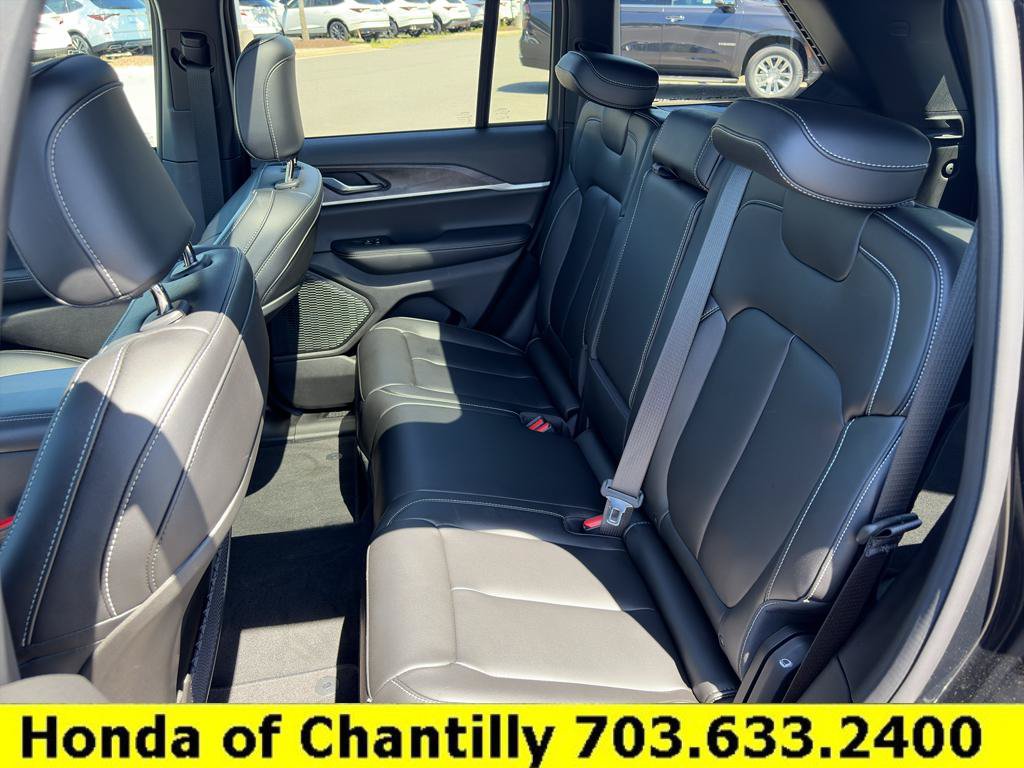Used 2025 Jeep Grand Cherokee Limited w/ Trailer Tow Package AWD/4WD image 29