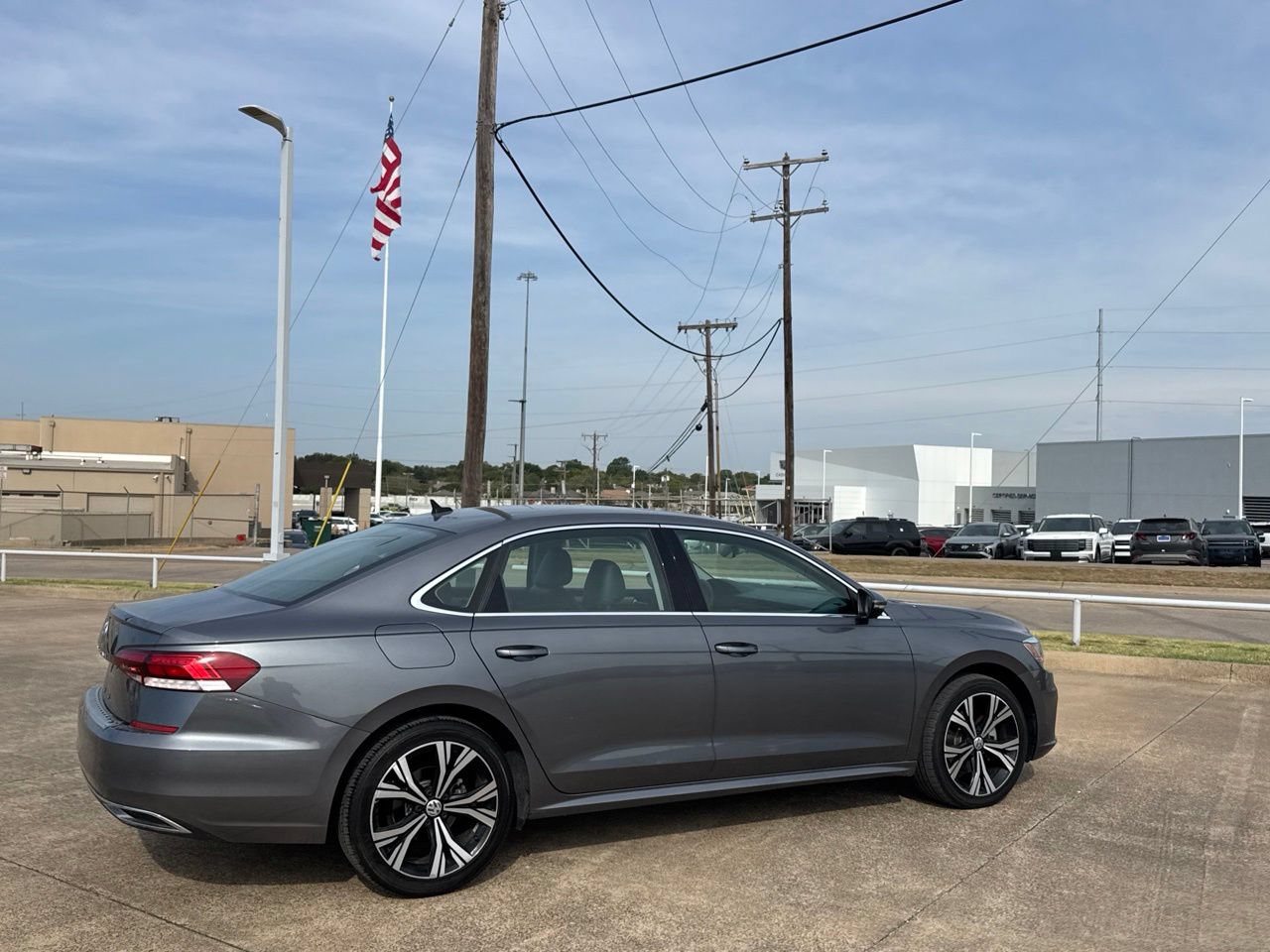 Used 2022 Volkswagen Passat 2.0T SE FWD image 22