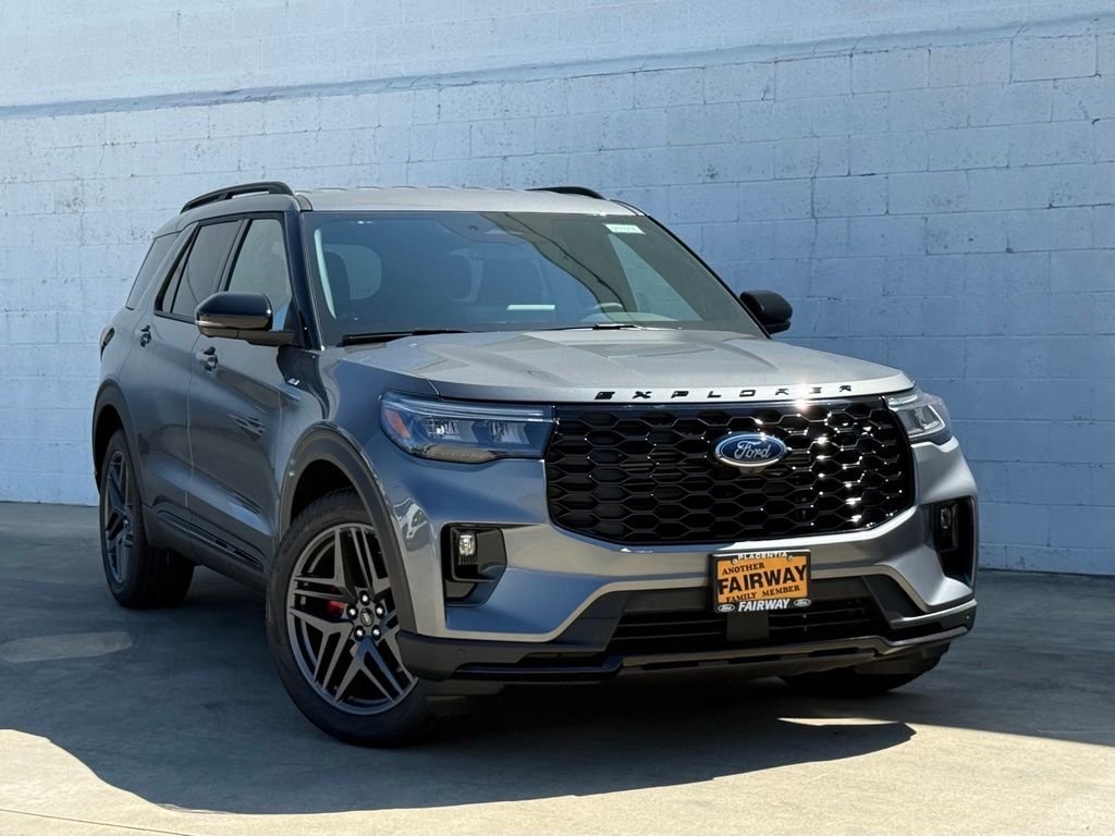 New 2026 Ford Explorer ST-Line w/ ST-Line Street Pack RWD video 2