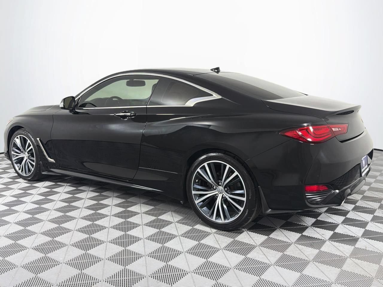 Used 2017 INFINITI Q60 3.0t AWD/4WD image 8