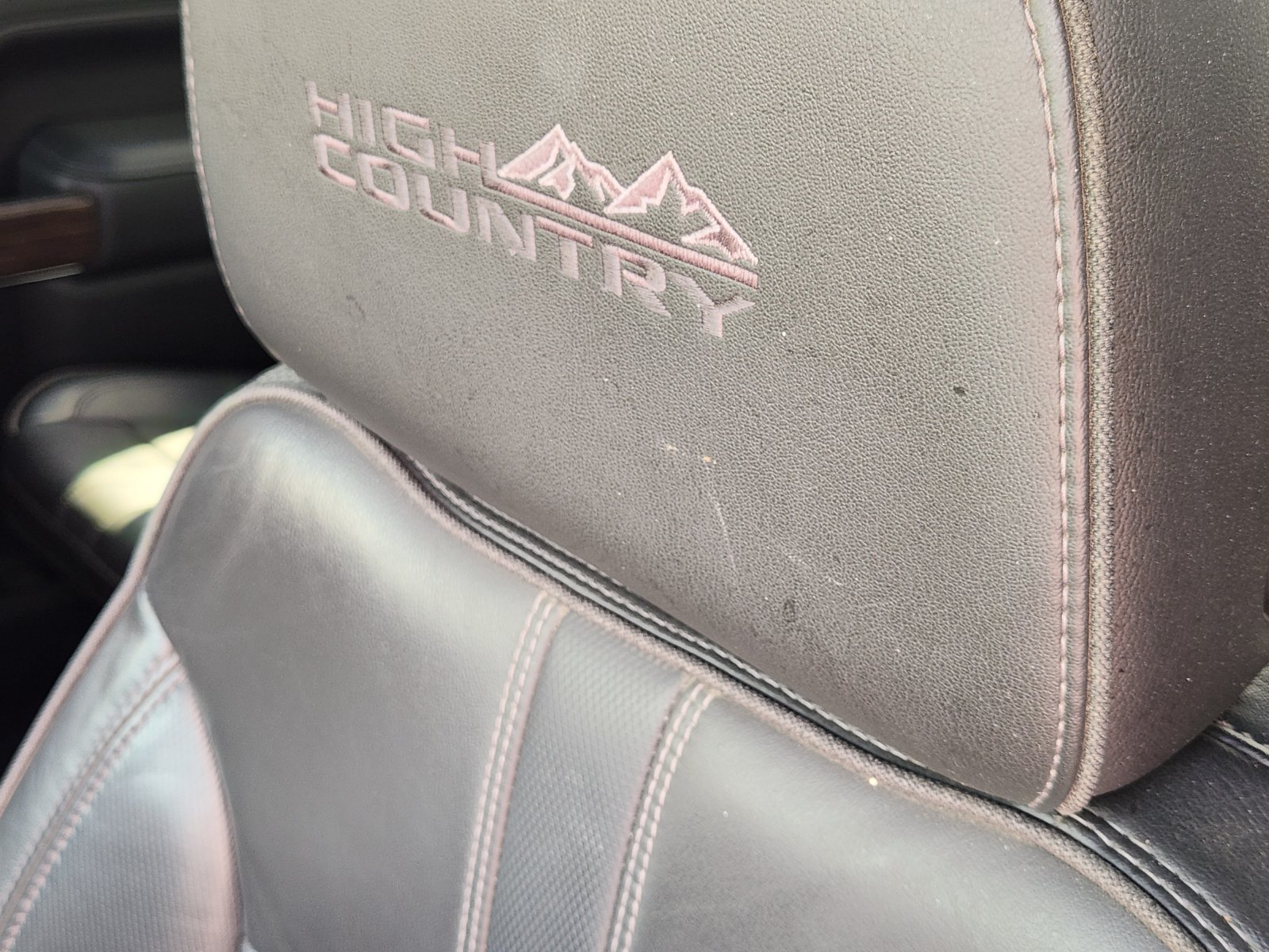 Used 2021 Chevrolet Silverado 2500 High Country w/ Z71 Off-Road Package AWD/4WD image 17
