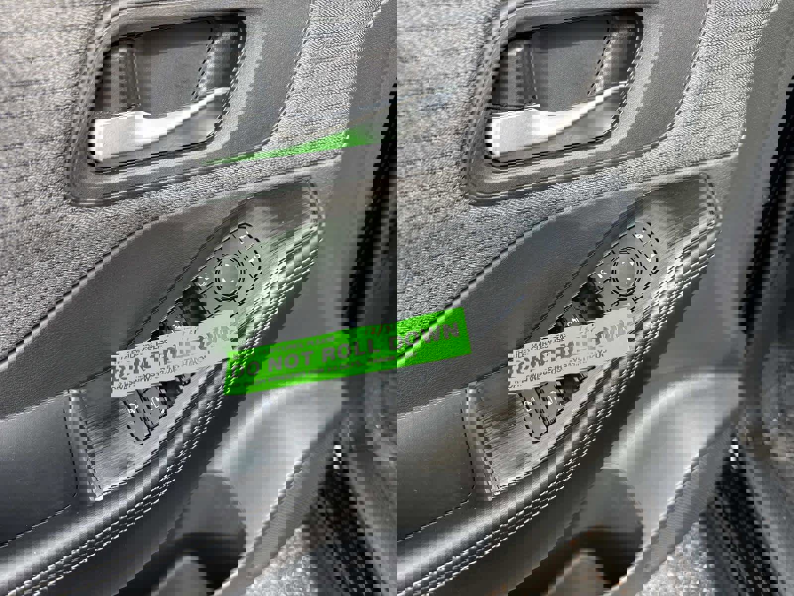 Used 2023 Nissan Rogue SV image 18