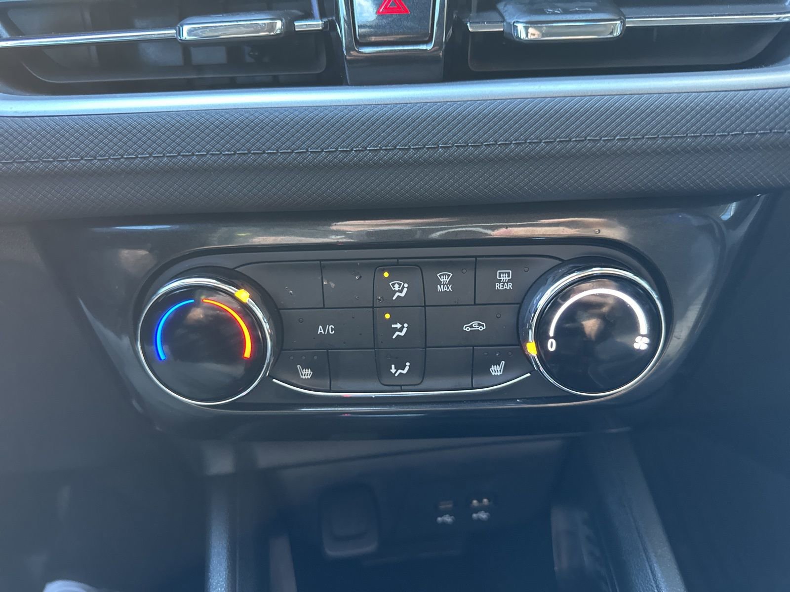 Used 2024 Chevrolet TrailBlazer LT w/ LT Cold Weather Package image 21