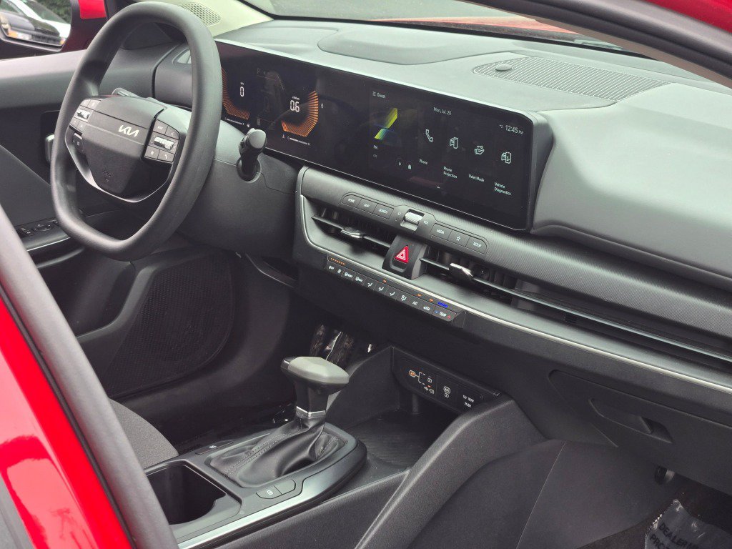 Used 2025 Kia K4 FWD image 8