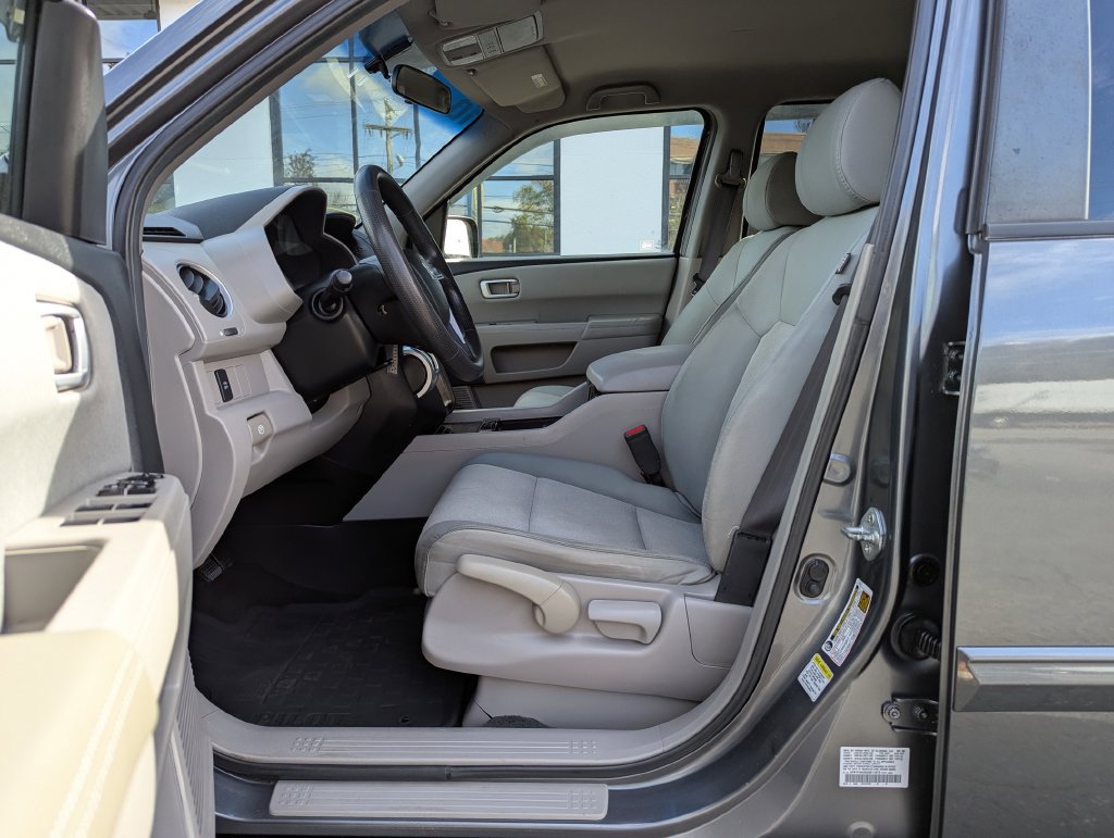 Used 2010 Honda Pilot LX image 12