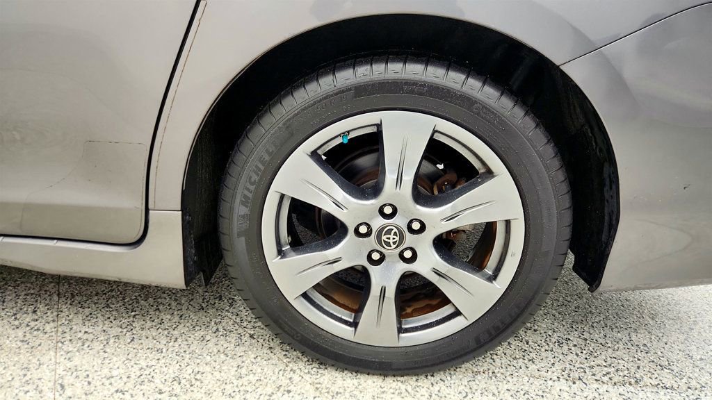 Used 2018 Toyota Sienna SE Premium image 9